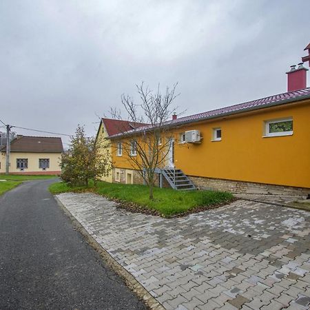 Velky Apartman Zlamanka Kroměříž エクステリア 写真